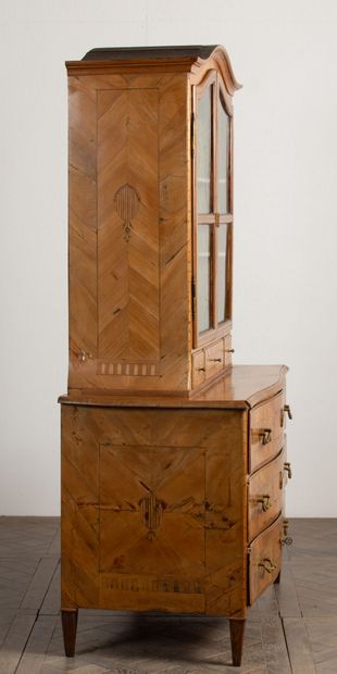 null Piece of furniture two bodies in marquetry of walnut and tinted wood, with decoration...