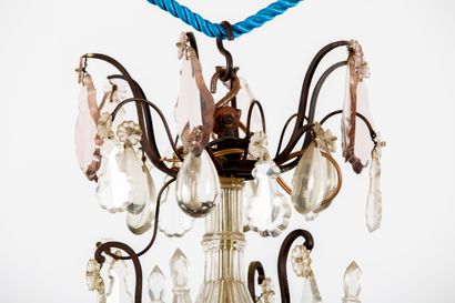 null Important bronze chandelier cage, with pampilles.
It illuminates by six lights.
H_98...