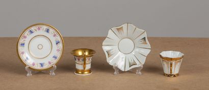 null Collection of five cups mignonettes in polychrome and gold porcelain.
XIXth...