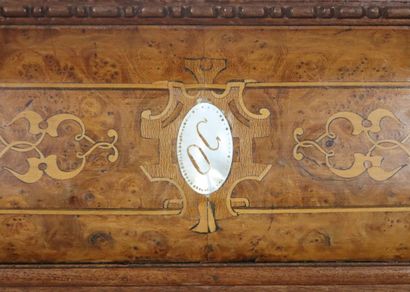 null Planter in marquetry on burl veneer, monogrammed " OC " in a mother-of-pearl...