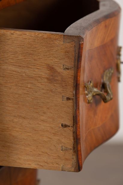 null Small chest of drawers in marquetry of veneer.
Louis XV style, first half of...