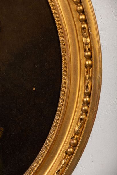 null École française du XIXème siècle.
Portrait de femme au collier doré.
Huile sur...