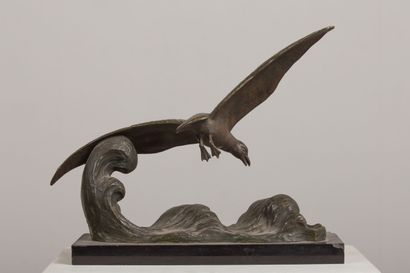 null Alexander Ulin (1918-1940).
The seagull. 
Sculpture in bronze with brown patina....