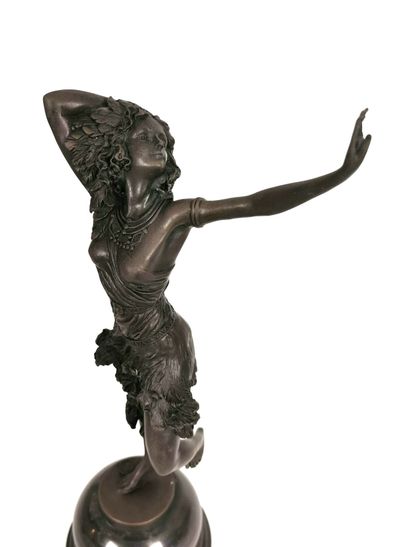 null Claire Jeanne Robertine COLINET (1880-1950), after. 
The Spartan dancer. 
Sculpture...