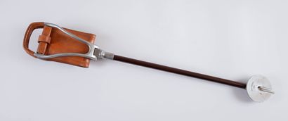 null Leather and metal cane seat.
L_86,5 cm