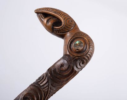 null Wood and mother-of-pearl cane, the knob simulating a bird's head.
British Columbia.
H_91...