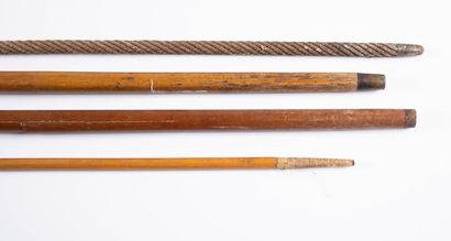 null Set of four canes.
L_ from 63.5 cm to 92 cm