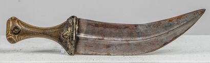 null Djambiya dagger and scabbard.
L_34 cm