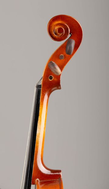 null Violin and bow, in case.
L_36 cm.
L_74.5 cm (bow)