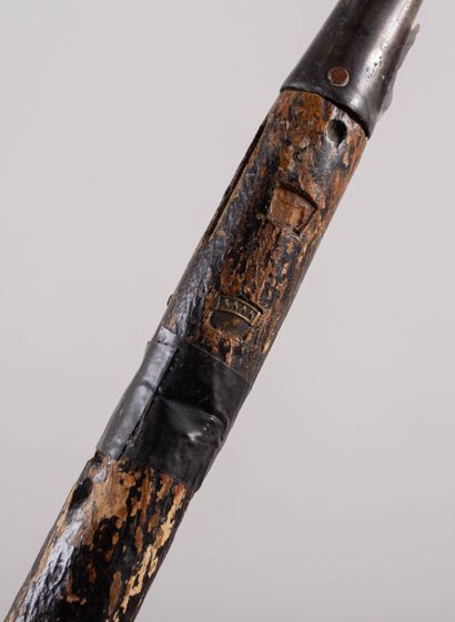 null Mountaineer's cane decorated with a miniature on enamel, missing the lower part.
L_85...