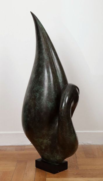 null Simon GUDGEON (born 1958). 
Reflection. 
Shaded patina bronze sculpture, signed...