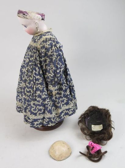 null BEBE SCHMITT, poupée française 1880 avec tête en biscuit pressé, bouche fermée,...