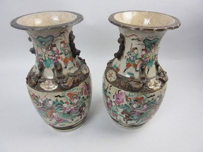 null CHINE, Nankin

Paire de vases en céramique à décor de scènes guerrieres

H_32,6...