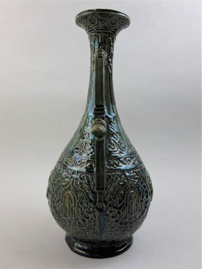 CERAMIQUE Théodore DECK, dans le genre de Vase à deux anses en céramique émaillée...