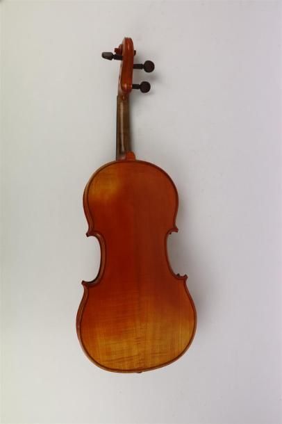 null Violon copie de Stradivarius et étiquette AS, Mirecourt, début du XXème siècle.

L_35...