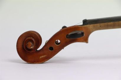 null Violon 1/2 portant étiquette Stradivarius Cremone, et AS.

L_310 mm