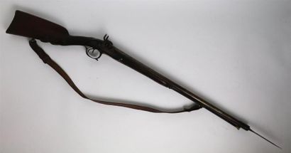 null Fusil de chasse à silex modifié pistons, 1er Empire 1830, avec baïonnette. 

Signé...