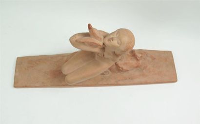 null Amedeo GENNARELLI (1881-1943)

Femme à l'ara

Sculpture en terre cuite

Signée...