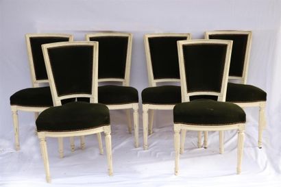 null Suite de six chaises en bois laqué. 

Style Louis XVI. 

Garniture de velours...