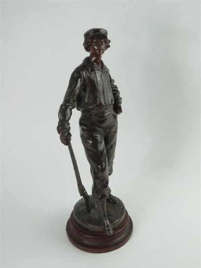 null Louis MOREAU (1834-1917).

Le champion de tir.

Groupe en régule à patine brune,...