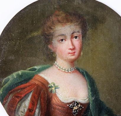 null ECOLE FRANCAISE DU XVIIIème SIECLE.

Portrait de femme au collier de perles.

Huile...