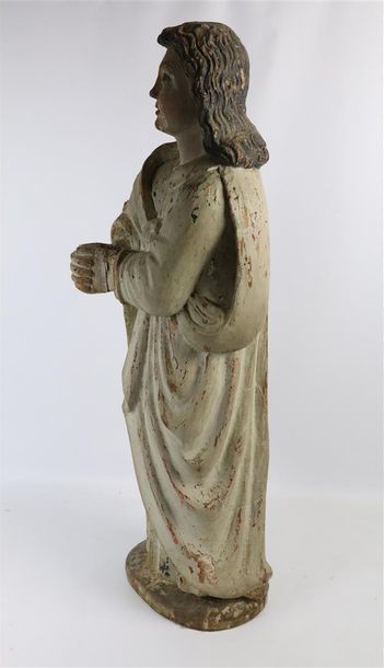 null Saint Joseph en bois sculpté, représenté les mains jointes.

Polychromie ancienne...