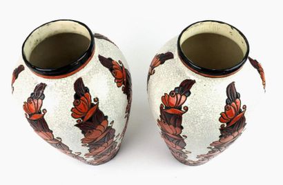 null Charles CATTEAU (1880-1966) & BOCH Frères KERAMIS.

Paire de vases modèle D....