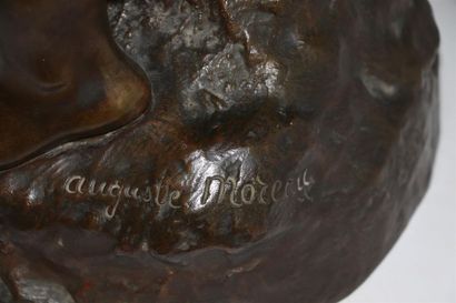 null Auguste MOREAU (1834-1917).

Le porteur d'eau.

Important bronze à patine brune,...