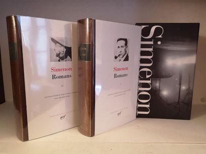 null Un lot de volumes Pléiade :

 Simenon, Romans, 2 vol., sous emboîtage ;