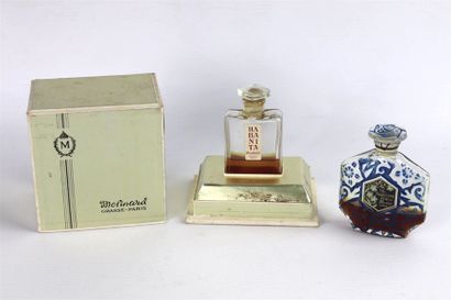 null Ensemble de deux flacons à parfum :

Mury, le narcisse bleu, circa 1925.

Molinard,...