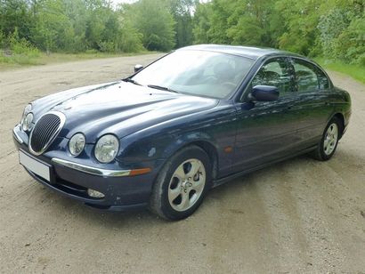 null JAGUAR S TYPE V6 3.0 

246475 KM COMPTEUR

Mise en circulation 02/03/2001

N°...