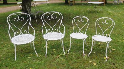 null Salon de jardin comprenant une paire de fauteuils et une paire de chaises en...