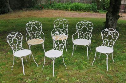 null Mobilier de salon de jardin comprenant trois fauteuils et trois chaises en fer...
