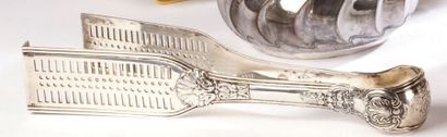 null ASPARAGUS BRUSH in silver with shells and scrolls decoration.
Punch to the old...