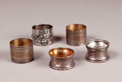 null FIVE SERVICE RINGS in silver (different models).
Minerva punch.
Weight 145 ...