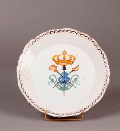 NEVERS Plate with a contoured earthenware rim with a revolutionary polychrome decoration...