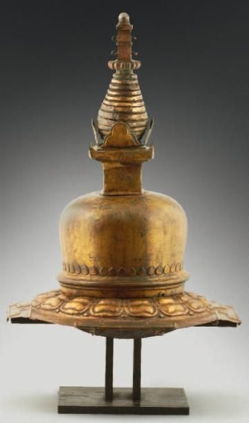 HIMALAYA STUPA Représentation du tumulus funéraire du Bouddha. Il est constitué de...
