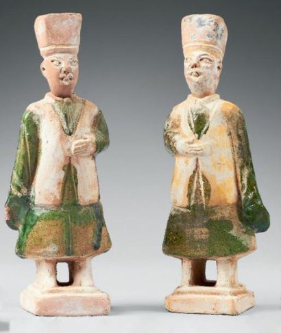 CHINE HISTORIQUE MINGQI, paire de gardiens de tombe. Chine, période Ming (1368-1644)...