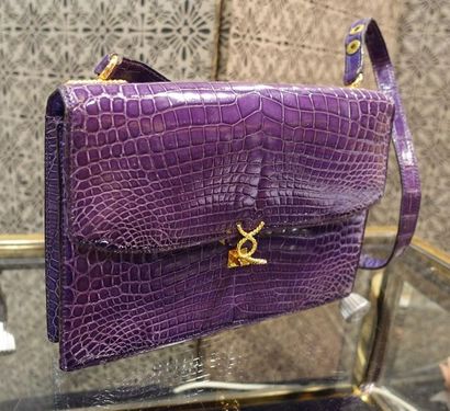 null MORABITO. Purple crocodile evening bag (Good condition).