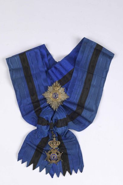 null BELGIUM Set of Grand Crosses of the Order of the Lion.
Silver and vermeil, scarf.
Gross...