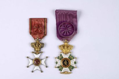 null BELGIQUE Croix d'officier de l'Ordre de Léopold en or (Pds brut : 35 g) et Croix...