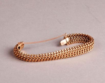 null Soft braCELET in yellow gold with interlaced mesh.
Weight: 39 g