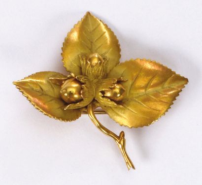 null Spindle in yellow gold with three leaves.
Pds: 20 g