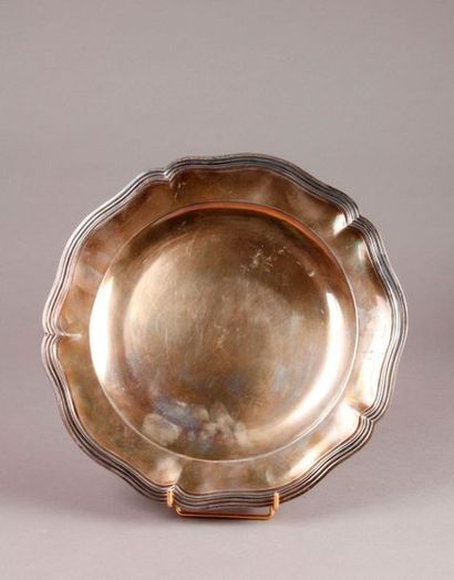 null Circular silver plate, contour thread pattern.
Minerva punch.
Weight: 661 g...