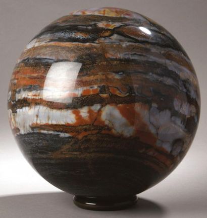 null Grande BOULE en marbre brèche marron et noir.
H. 28 cm