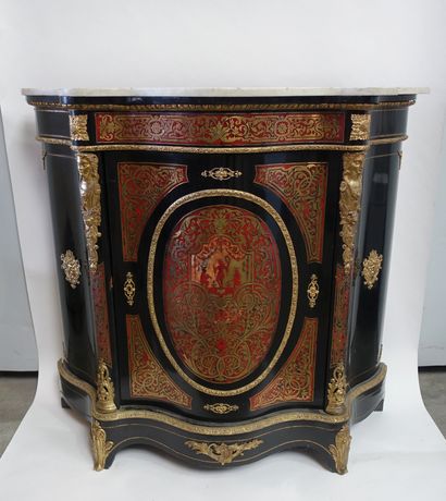 null BUFFET opening to a door in Boulle marquetry on a blackened wood background...