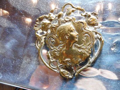 null LOT including altuglas rosette pendant, diam 6,5 cm, brass rosette brooch with...