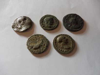 TEN bronze PIECES from the Roman period,...