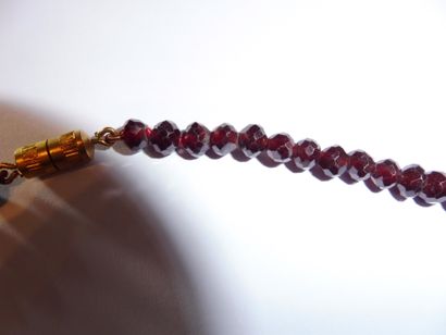 null NECKLACE with faceted garnet bead in choker, golden metal clasp, 40 cm long,...