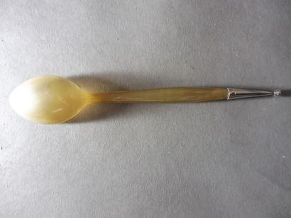 null BOILING SPOON in white horn, conical spatula ending in silver plated ball manufacturer...